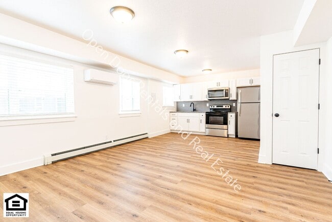 Foto del edificio - 1823 Griswold Dr