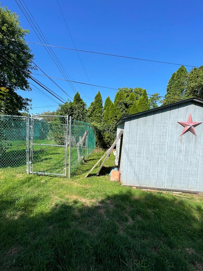 Building Photo - 205 Allendale Drive