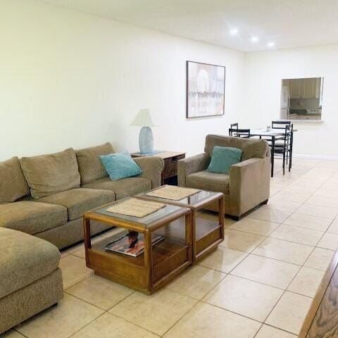 Building Photo - 308 Southwind Ct