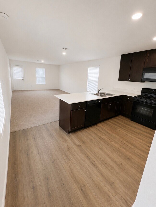 Building Photo - 57 Trinity Cir