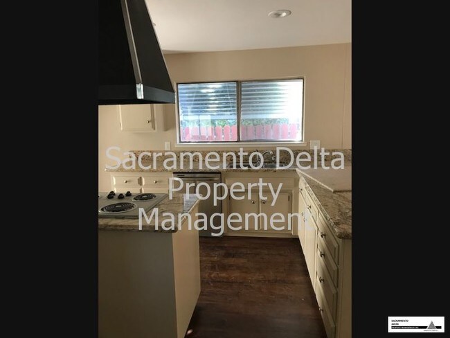 Foto del edificio - 8424 Mediterranean Way