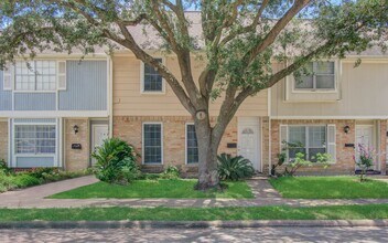 Building Photo - 8102 Amelia Rd