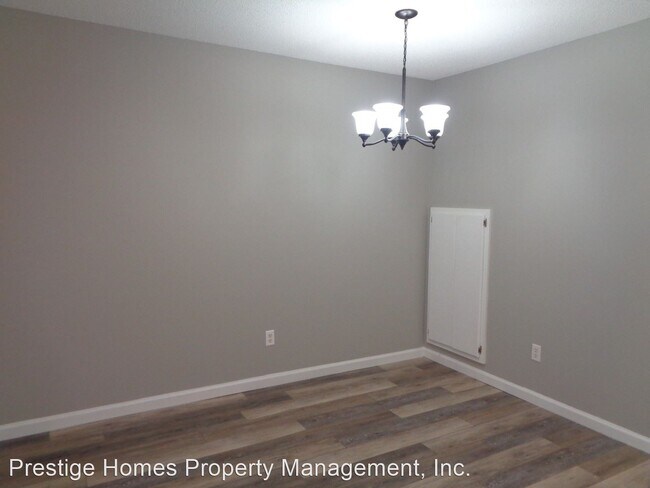 Building Photo - 2 br, 2.5 bath House - 124 W Briar Dr