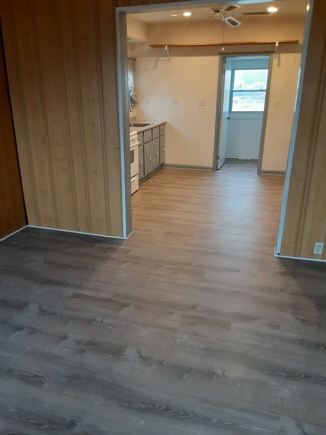 Entry- Open floor plan - 53 Edgewater ave