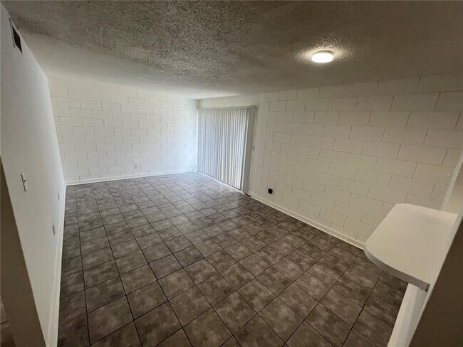 Foto del edificio - 1008 E Bougainvillea Ave