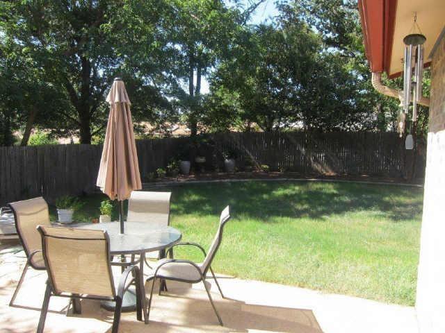 Building Photo - 710 Brownstone Dr