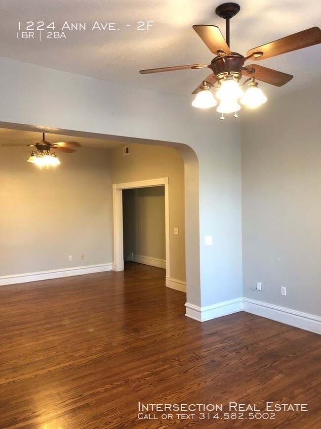 Building Photo - Stunning, Two-Level Soulard Apartment