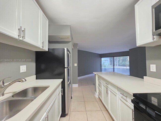 Foto del edificio - 1880 N Congress Ave