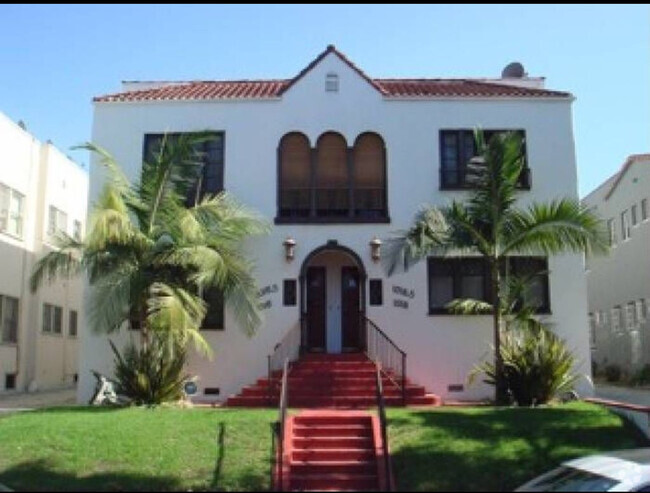 Building Photo - 1016 S Orange Dr