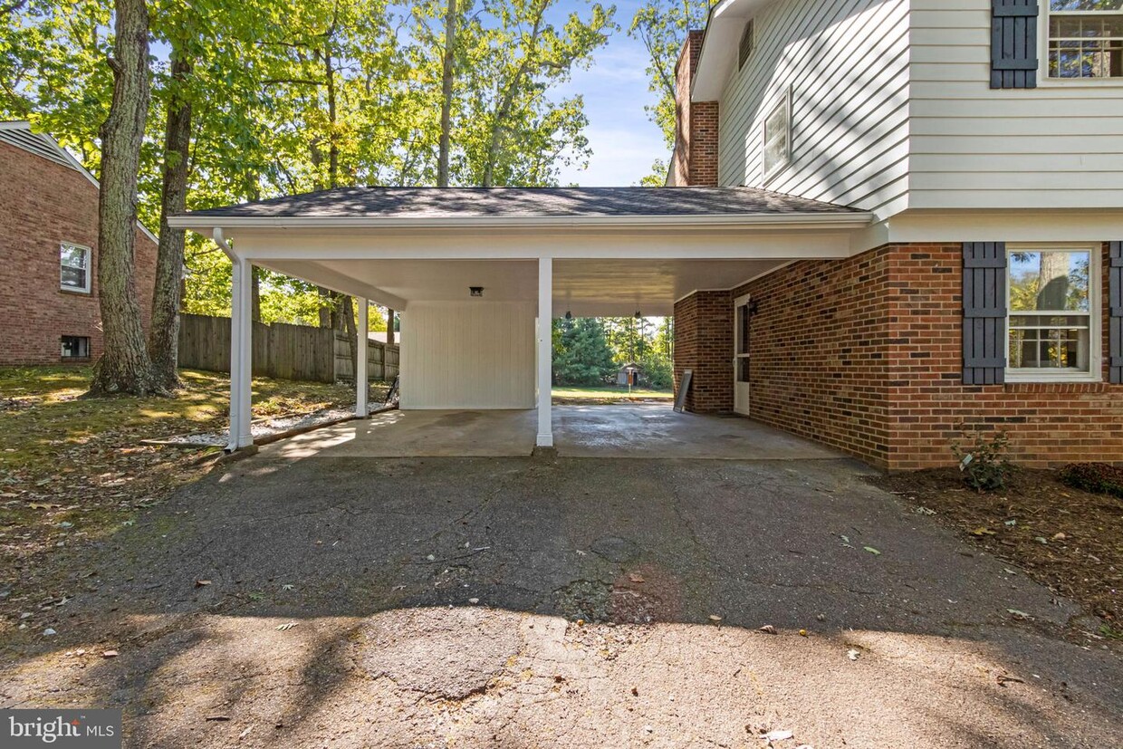 Primary Photo - 306 Braehead Dr