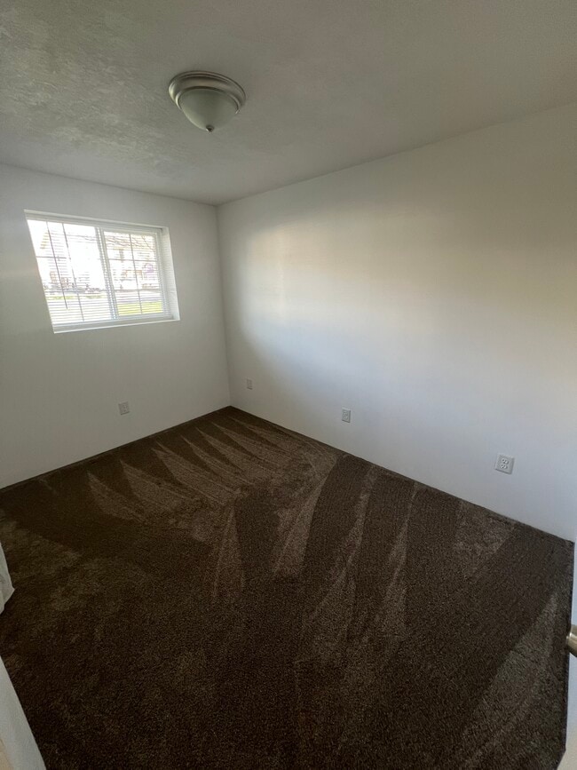 Building Photo - 1767 N 600 W