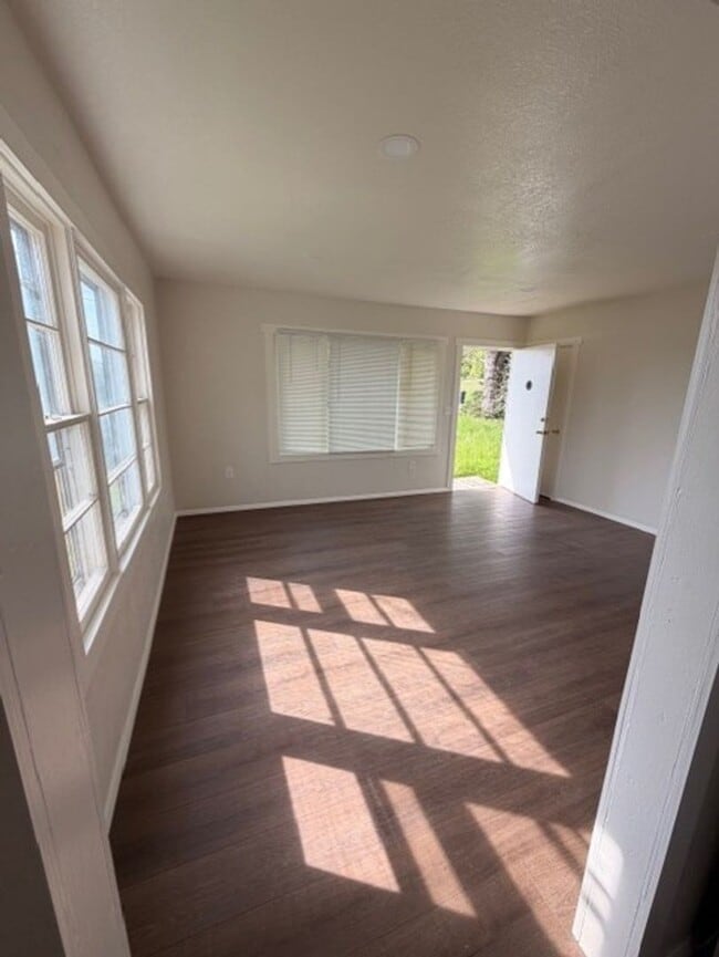 Building Photo - Available Soon!  Updated 2 Bedroom ~ 1 Bathroom Home Located in Monroe