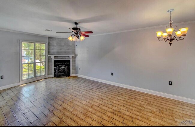 Building Photo - 233 N French Quarter Dr