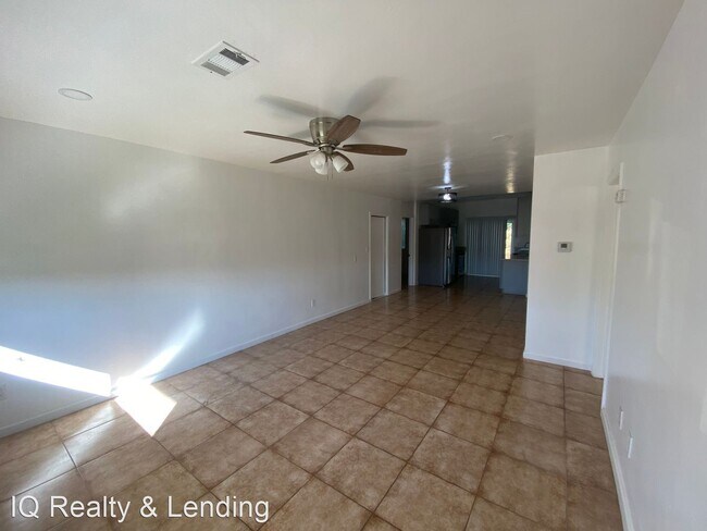 Building Photo - 4 br, 2 bath House - 845 Grape Street