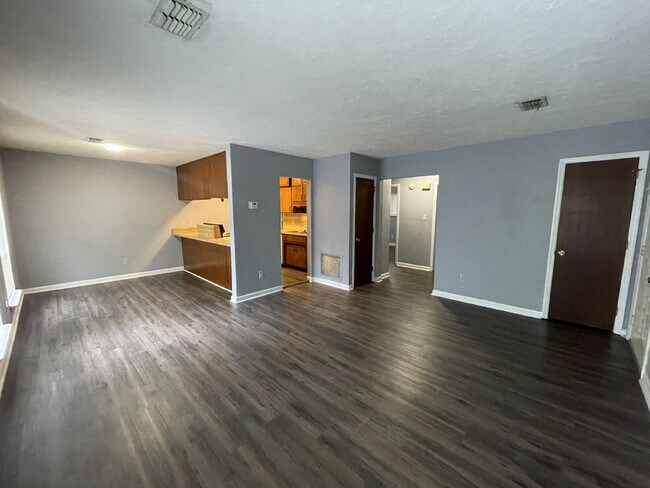 Foto del edificio - 2/1 Located close to Midtown and Tallahassee Mall.