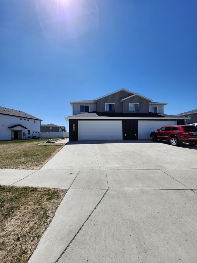 Building Photo - 5703 Iron Dr