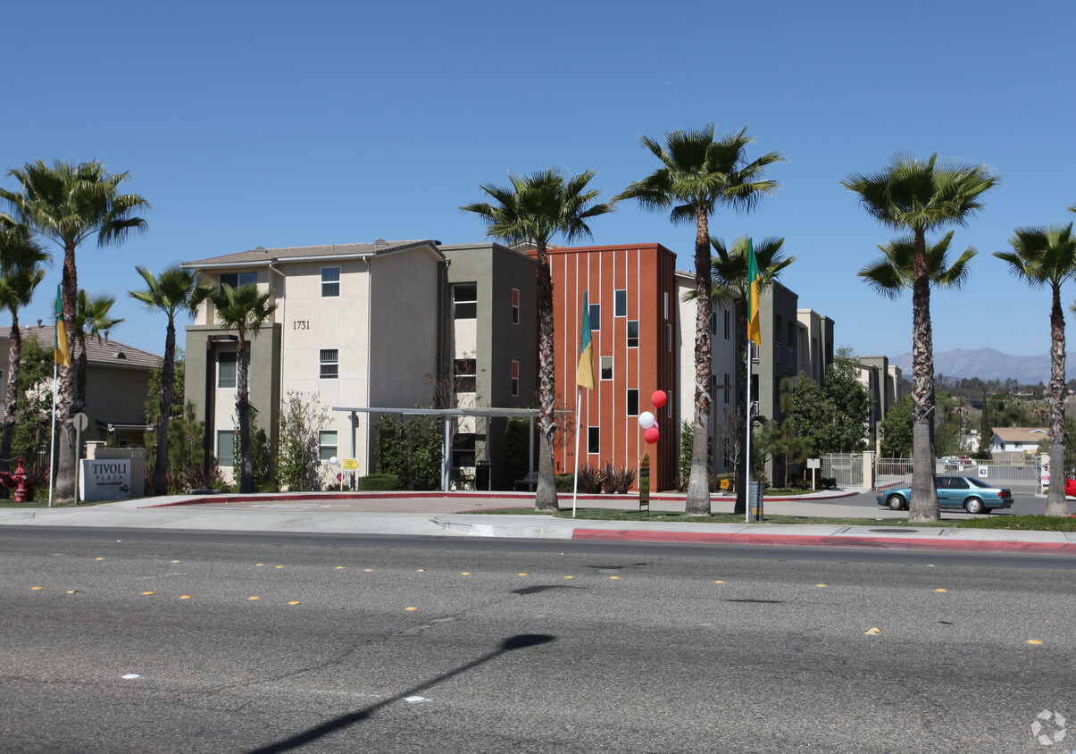 Primary Photo - Tivoli Plaza Apartments