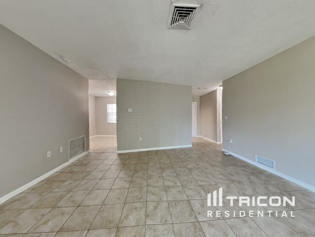 Building Photo - 29741 66th Way Clearwater FL