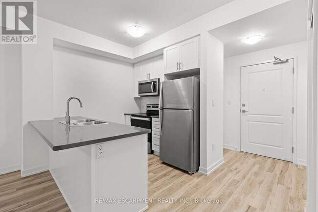 Photo du bâtiment - 450-450 Dundas St E
