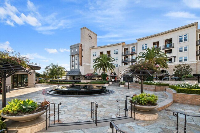 Building Photo - The Residences at Bella Terra