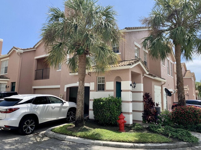 Building Photo - 1901 Belmont Pl