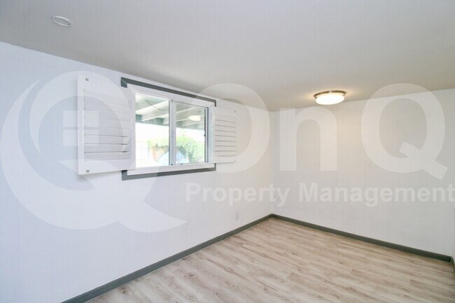 Building Photo - 334 West Riviera Drive