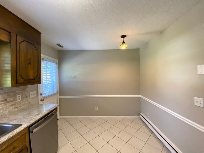 Foto del edificio - 1250 Millerwood Dr