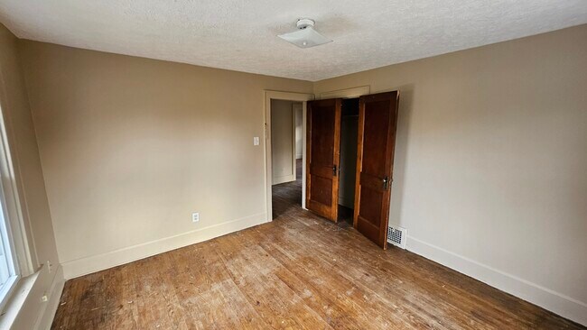 Building Photo - 1407 18th St NW