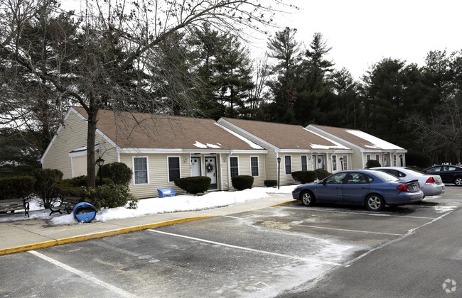 Building Photo - Pine Village Estates