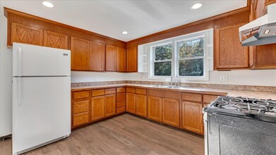 Building Photo - 960 Main St