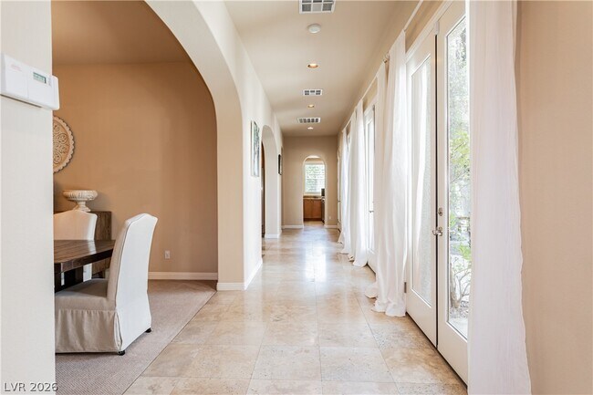 Building Photo - 12097 Oakland Hills Dr