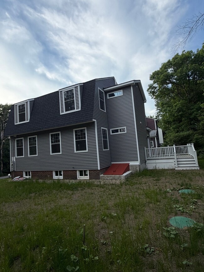 Building Photo - 63 Pine Tree Terrace