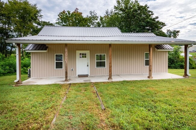 Building Photo - Charming home in the center of Lafayette!