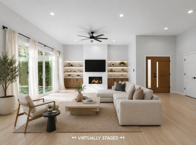 Building Photo - 14140 Regency Pl
