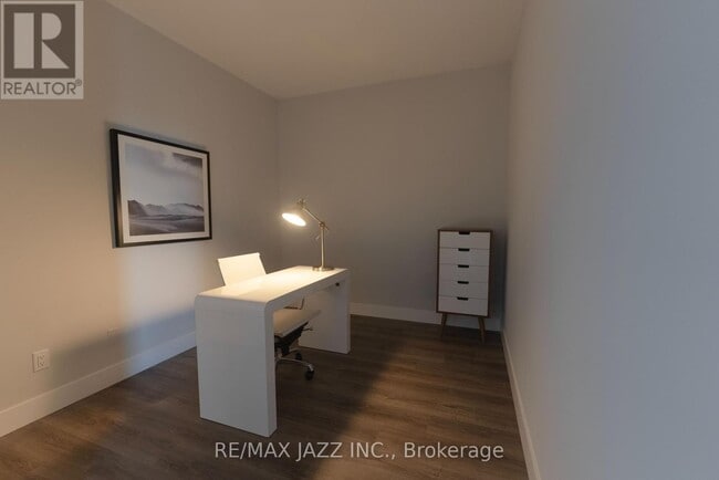 Building Photo - 80 Bond St E