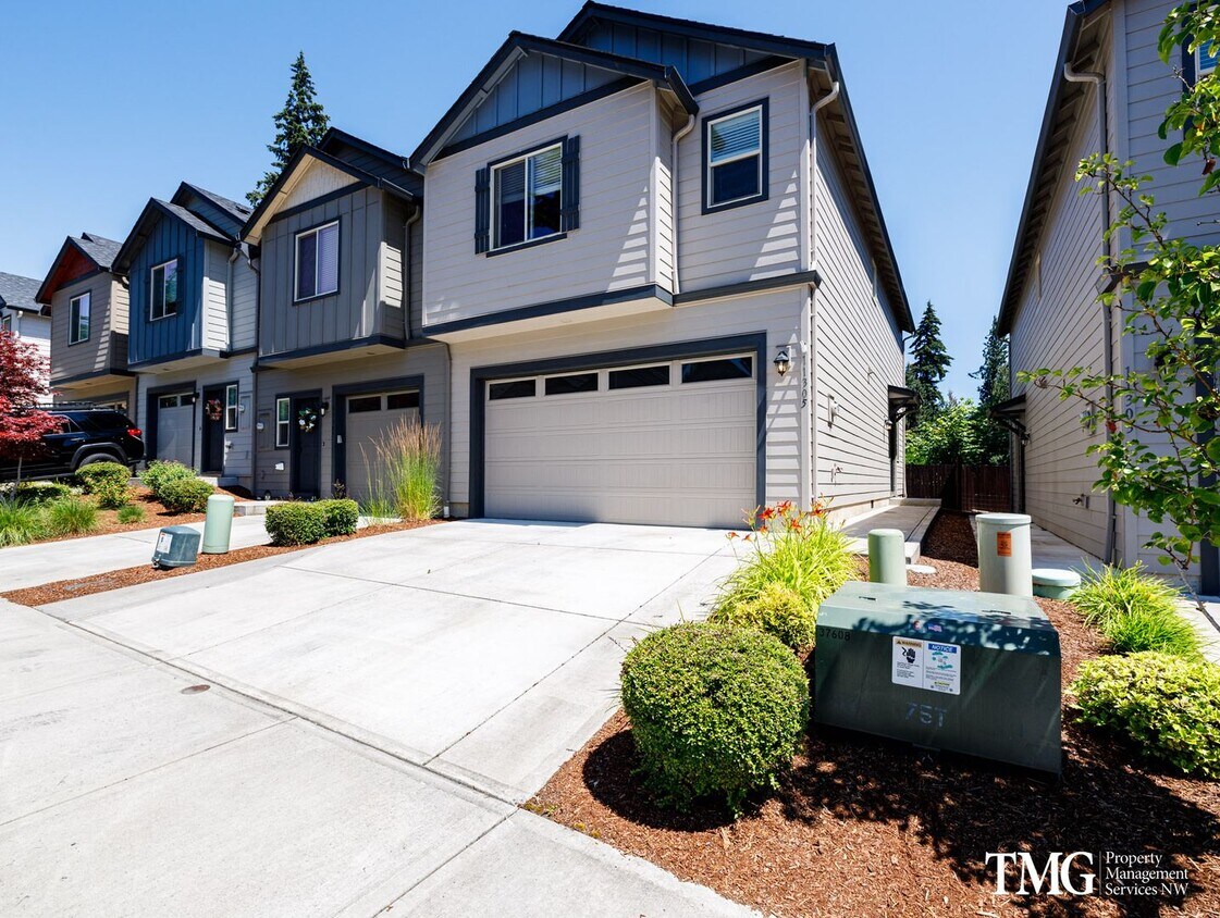 Foto principal - End-Unit Townhome - Modern Finishes - 2 Ca...