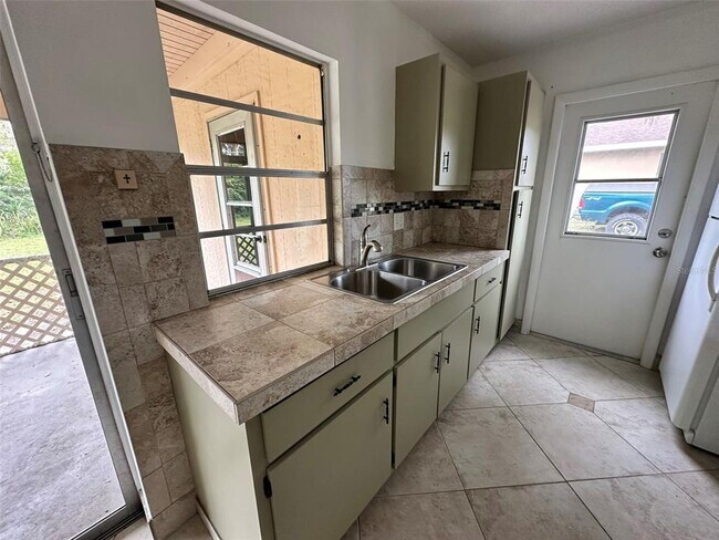 Foto del edificio - 1225 Armsdale Ave