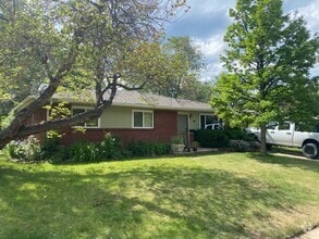 Building Photo - 315 32nd St