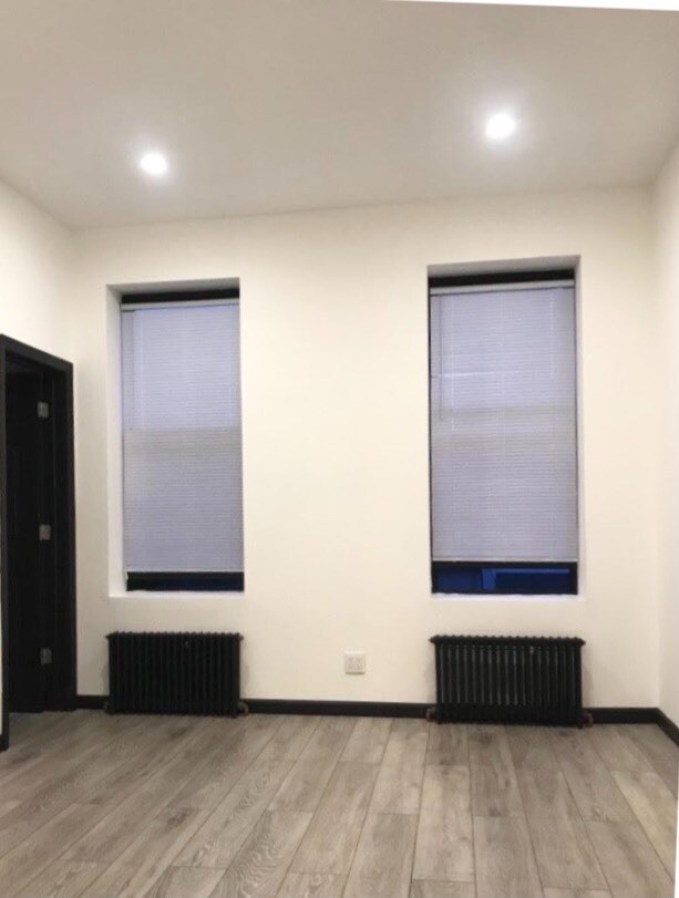 Foto del edificio - 72-11 66th Pl