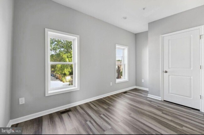 Foto del edificio - 624 20th St NE