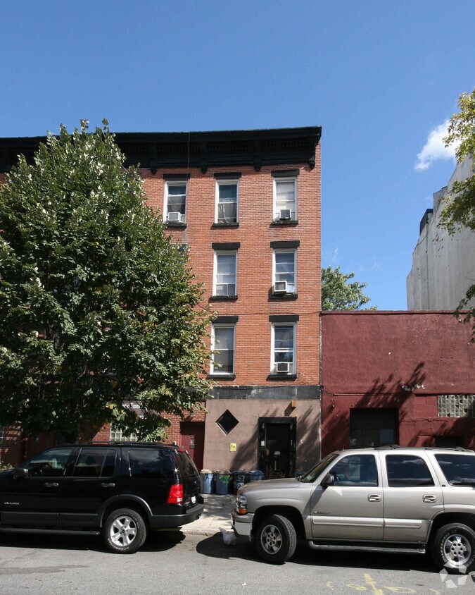 Primary Photo - 57 Bergen St