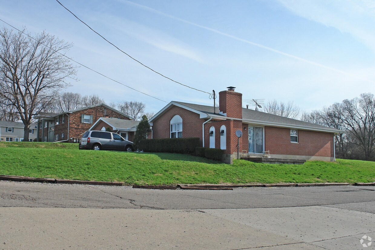 Foto principal - 3644-3704 Charlotte Dr