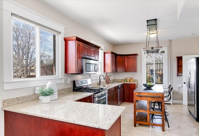 Kitchen - 2801 N Vine St
