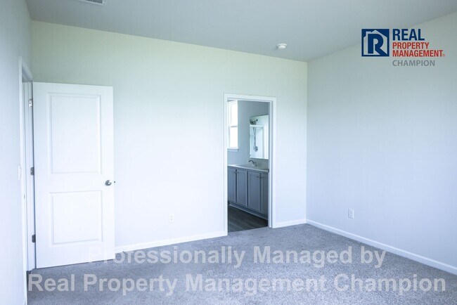 Building Photo - Beautiful 3 BD/2 BA Home in Riverside