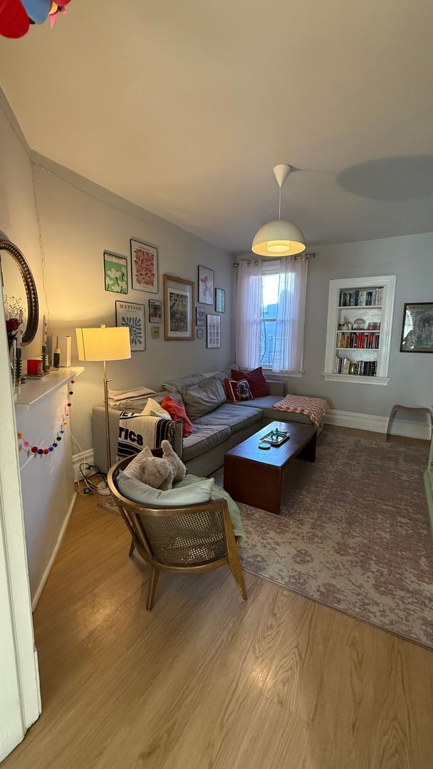 Foto del edificio - Beautiful 3 or 4 Bedroom 2 Bathroom in Lawrenceville- Updated Ammenities and Fantastic Location!!