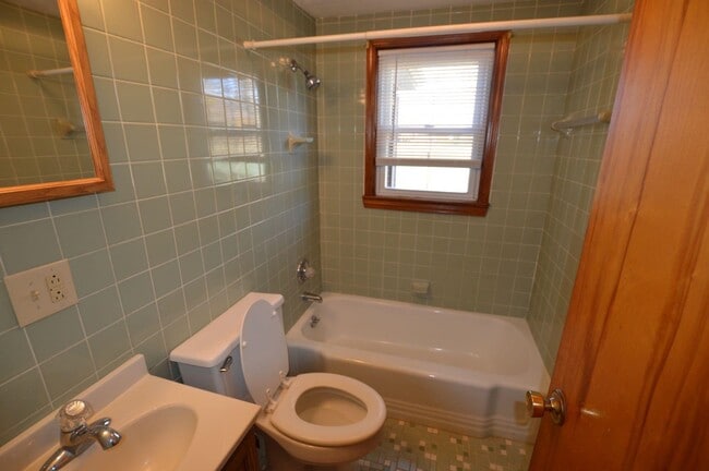 Foto del edificio - 2841 Bloomer Springs Rd