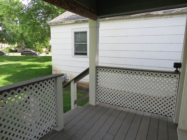 Building Photo - Cute and Charming 2 Bed/ 1 Bath Stand Alone Condo!