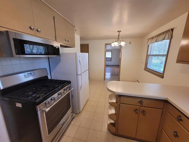 Building Photo - 1721 Briquelet St