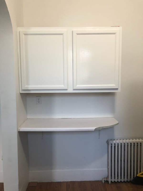 Building Photo - 114 E 10th St