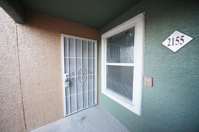 Foto del edificio - SHOWINGS AVAILABLE NOW